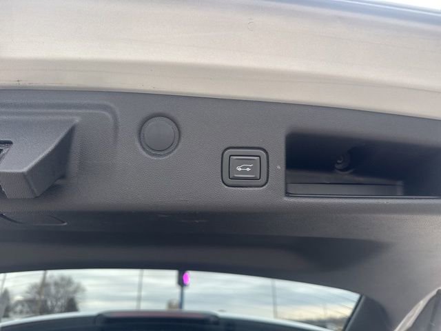 Used 2020 Chevrolet Equinox LT image 12