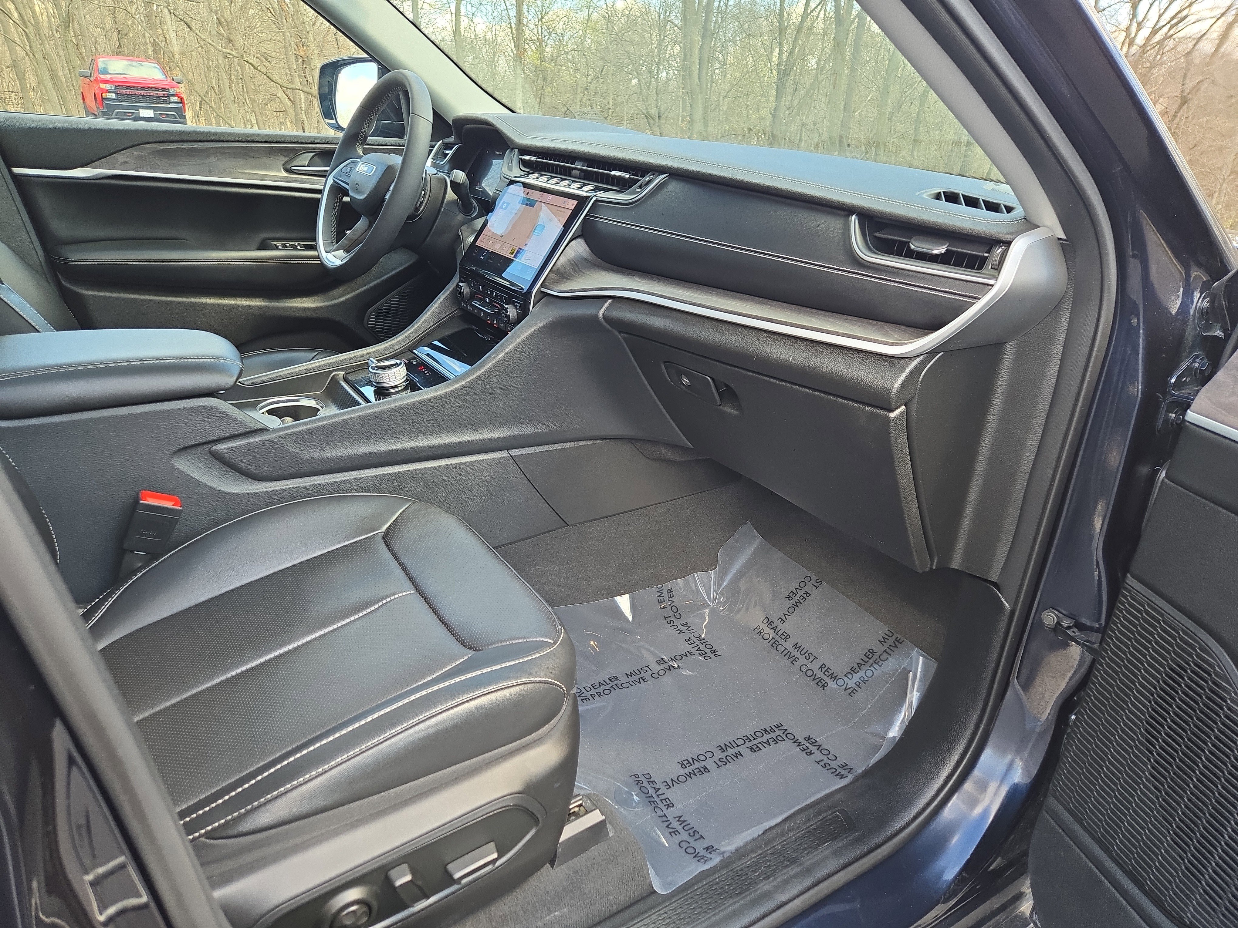 Used 2024 Jeep Grand Cherokee L Limited w/ Luxury Tech Group II image 22