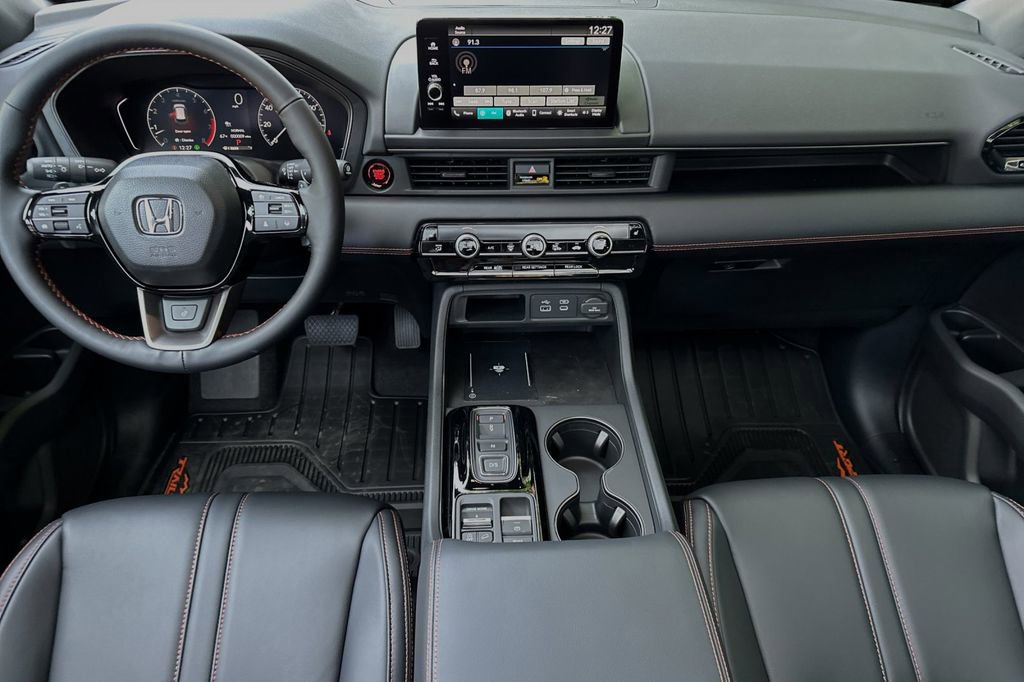 Used 2025 Honda Pilot TrailSport image 10