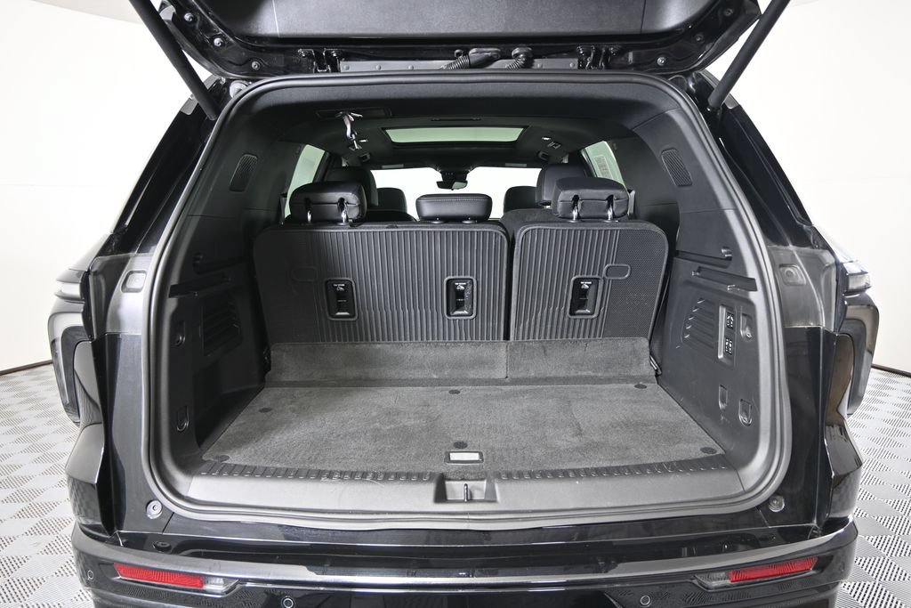 Used 2026 Chevrolet Traverse High Country w/ LPO, Floor Liner Package AWD/4WD image 18