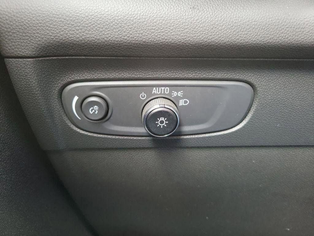 Used 2023 Buick Envision Essence image 12