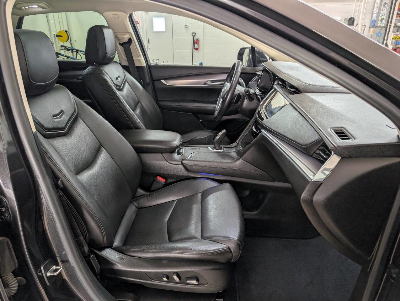 Used 2018 Cadillac XT5 Luxury AWD/4WD image 23