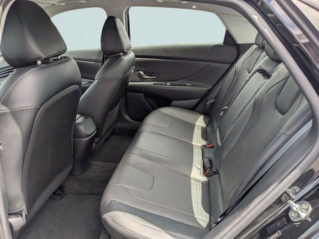 Used 2021 Hyundai Elantra Limited image 12