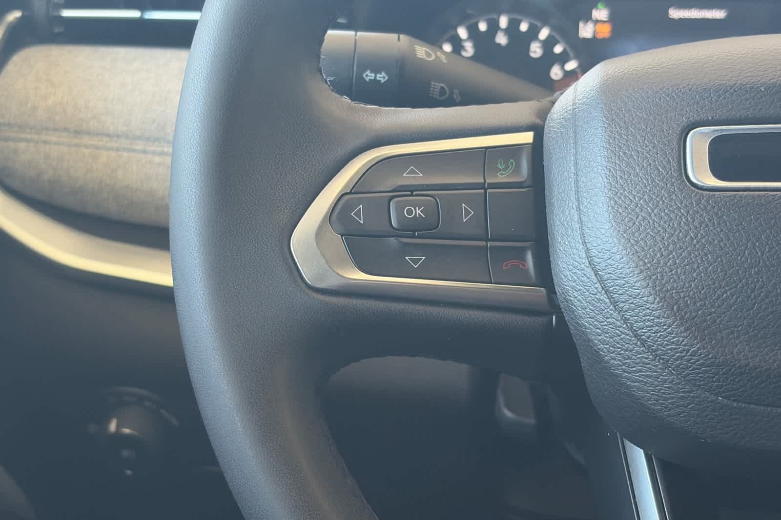 Used 2024 Jeep Compass Latitude AWD/4WD image 25