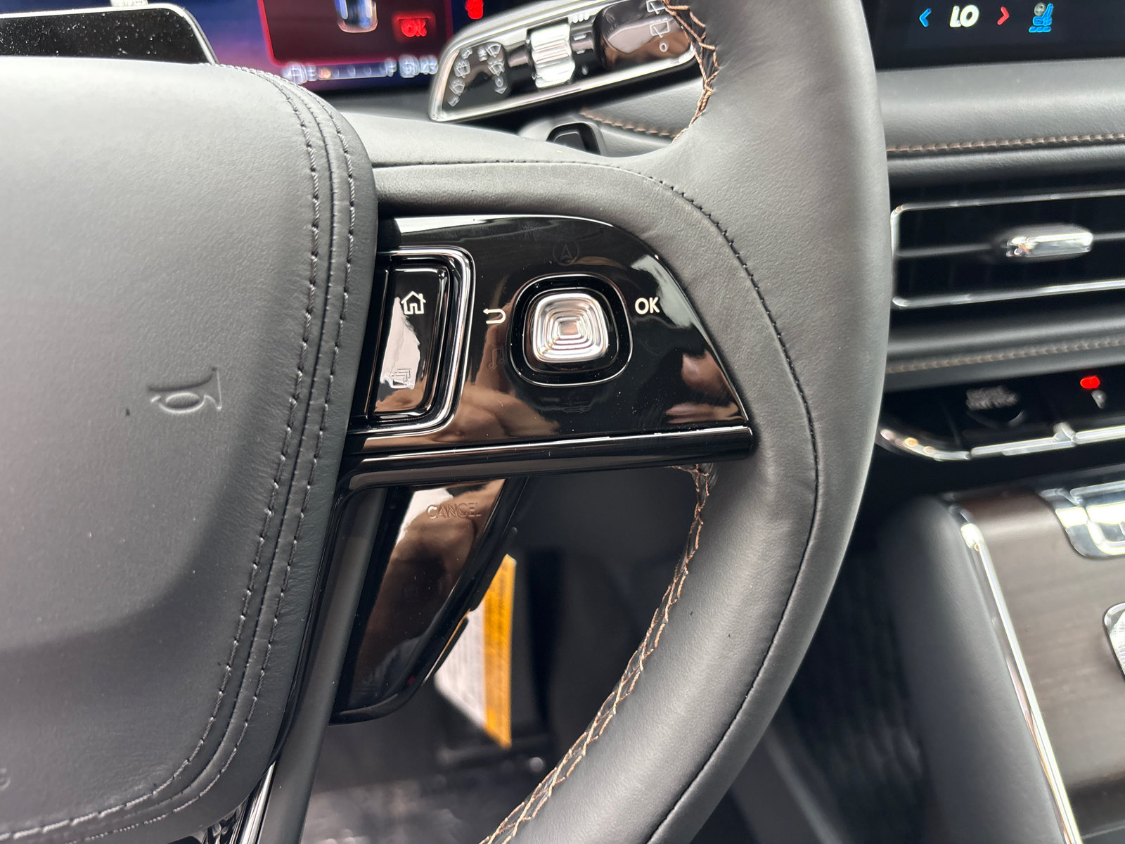 New 2026 Lincoln Aviator Reserve AWD/4WD image 18