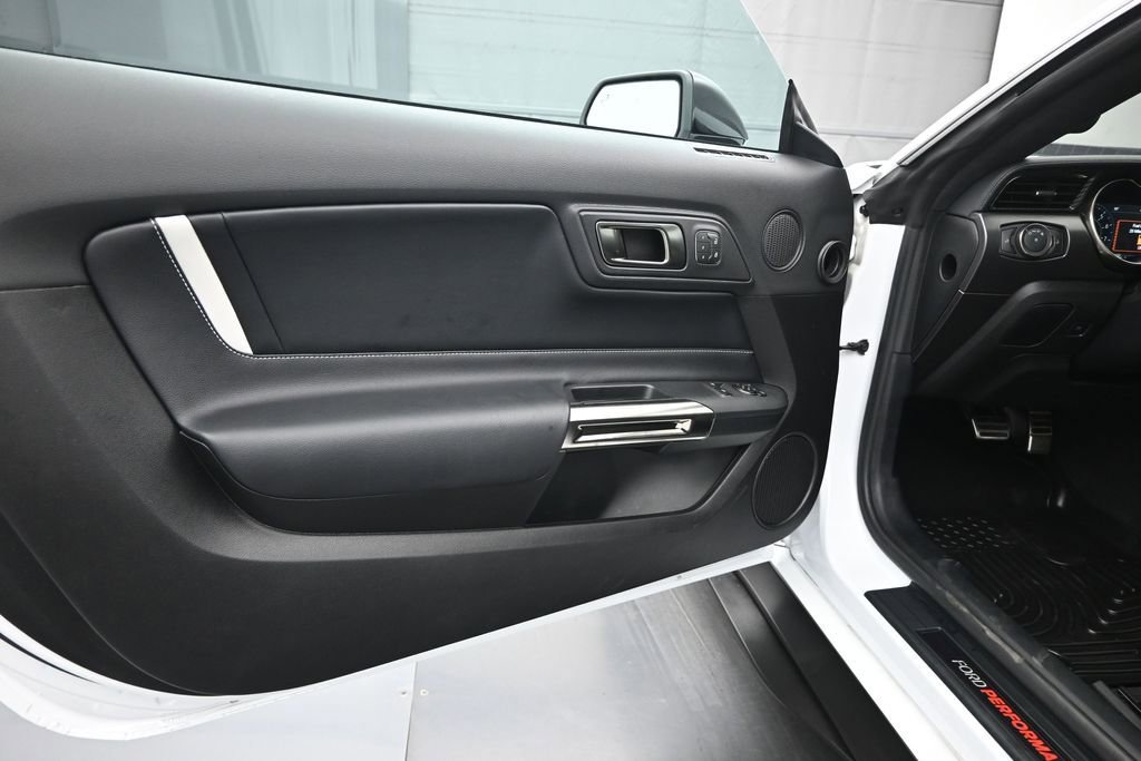 Used 2022 Ford Mustang Shelby GT500 w/ Technology Package RWD image 10