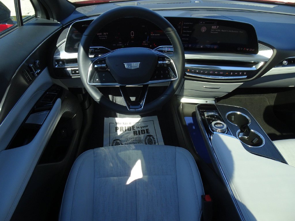 Used 2024 Cadillac Lyriq Sport RWD image 13