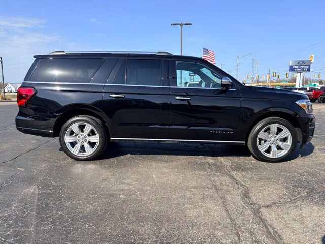 Used 2024 Ford Expedition Max Platinum AWD/4WD image 2