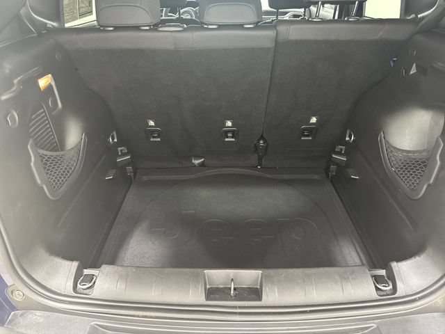 Used 2018 Jeep Renegade Latitude FWD image 25