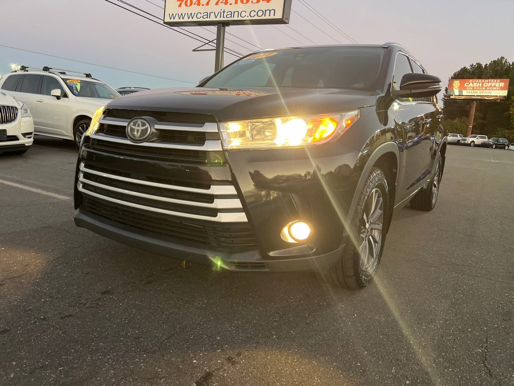 Used 2017 Toyota Highlander XLE image 32