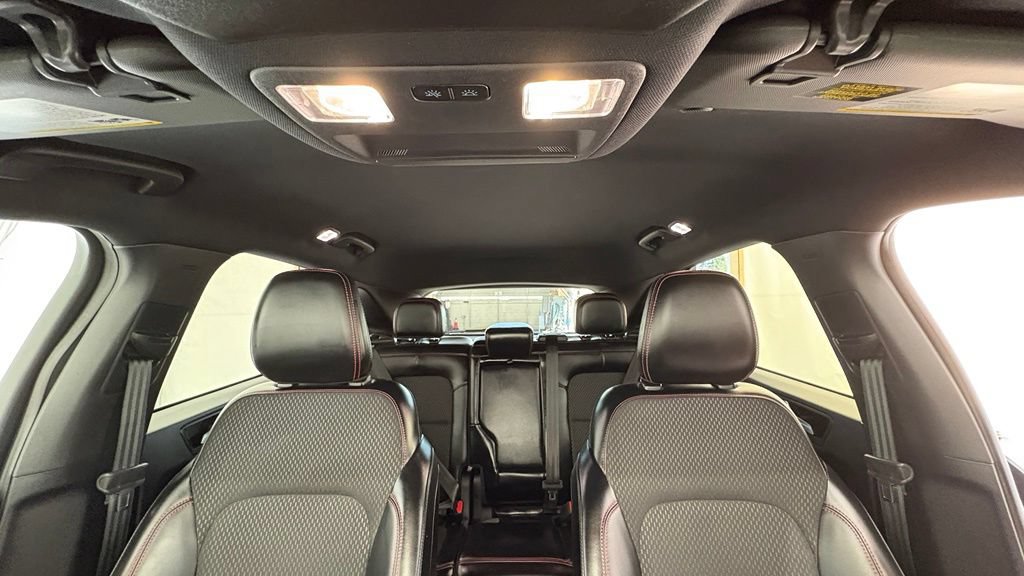 Used 2025 Ford Escape ST-Line Select AWD/4WD image 33