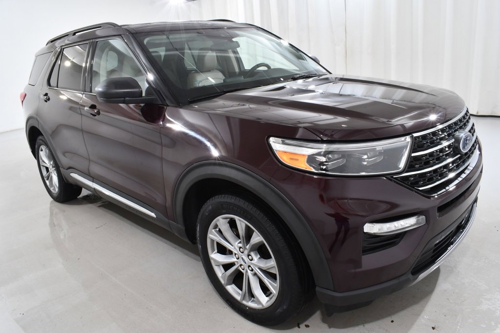 Used 2022 Ford Explorer XLT w/ Equipment Group 202A image 5