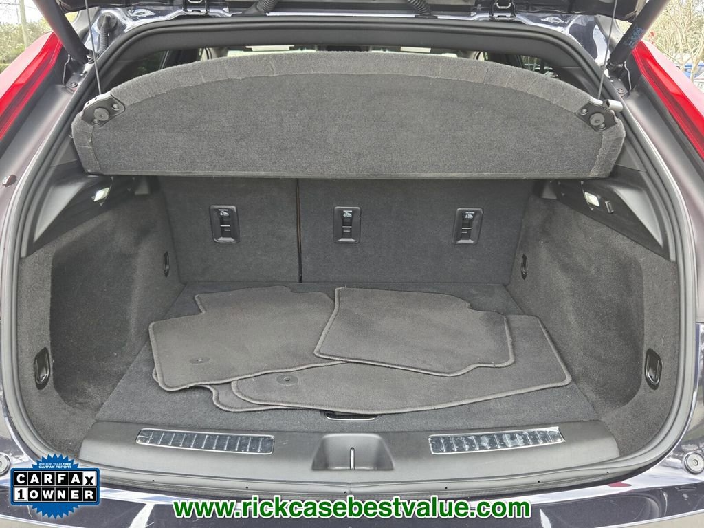 Used 2023 Cadillac XT4 Premium Luxury image 15