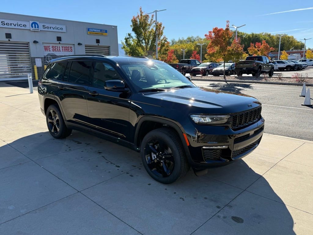 New 2025 Jeep Grand Cherokee L Limited w/ Black Appearance Package image 6