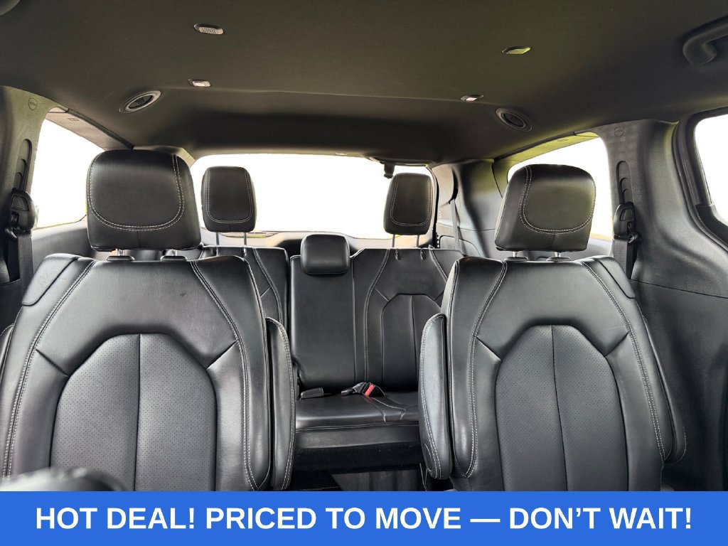 Used 2025 Chrysler Pacifica Select FWD image 14