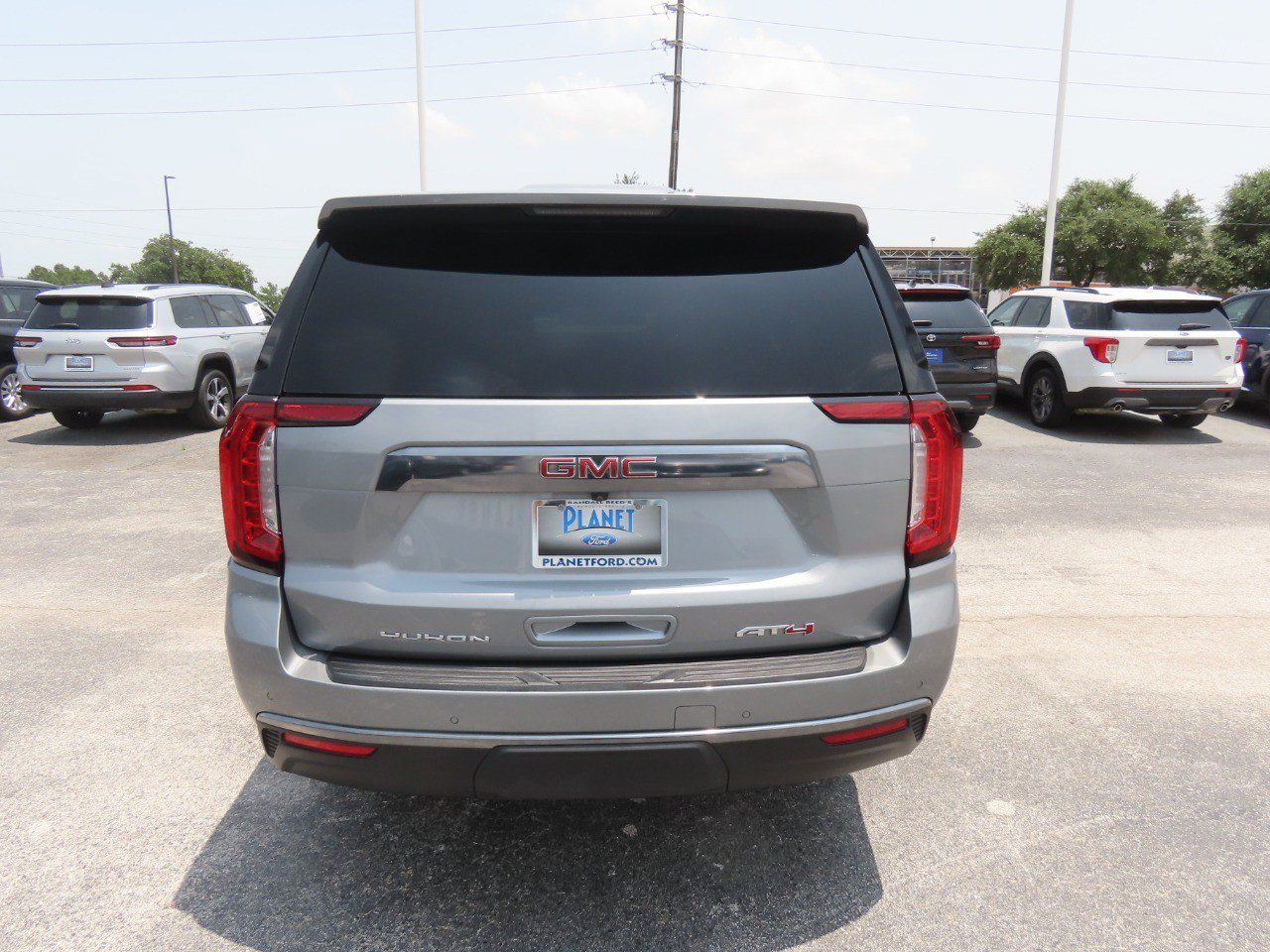 Used 2024 GMC Yukon AT4 w/ Technology Package AWD/4WD image 13