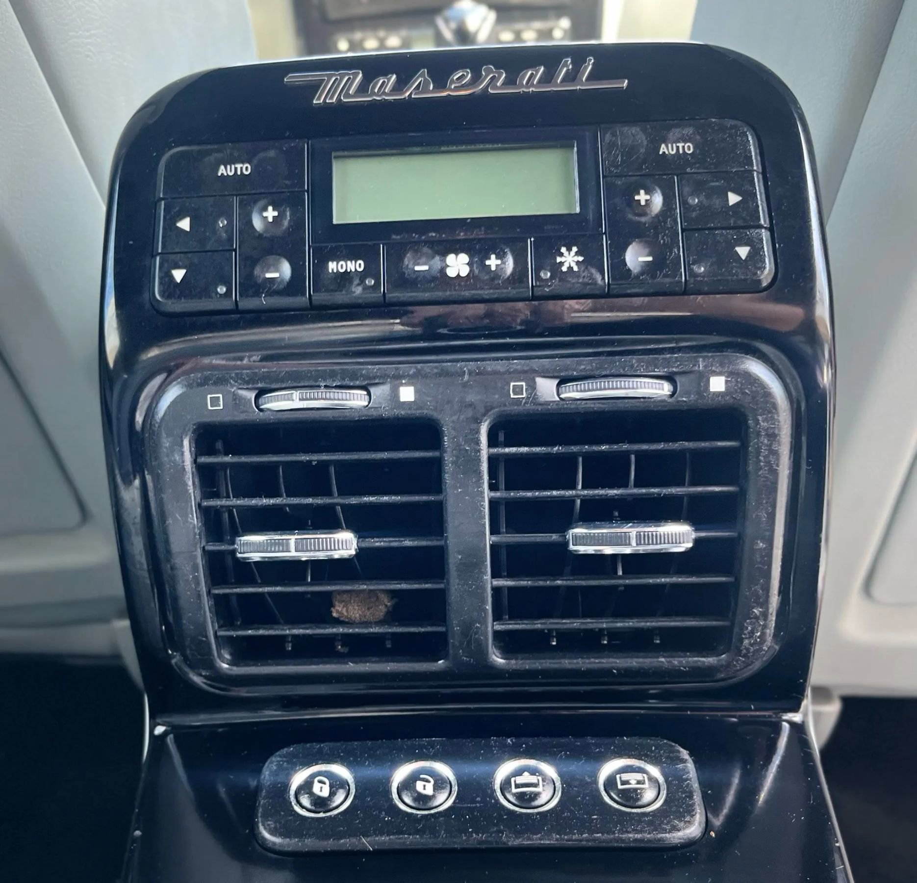 Used 2009 Maserati Quattroporte image 36