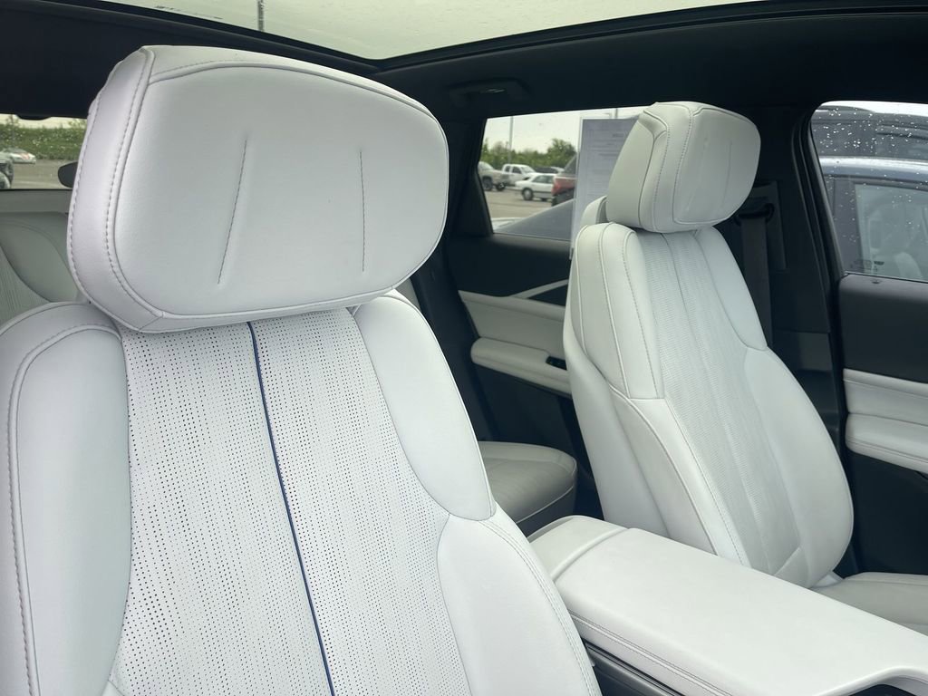 Certified 2024 Cadillac Lyriq Luxury w/ LPO, Floor Liner Package AWD/4WD image 31