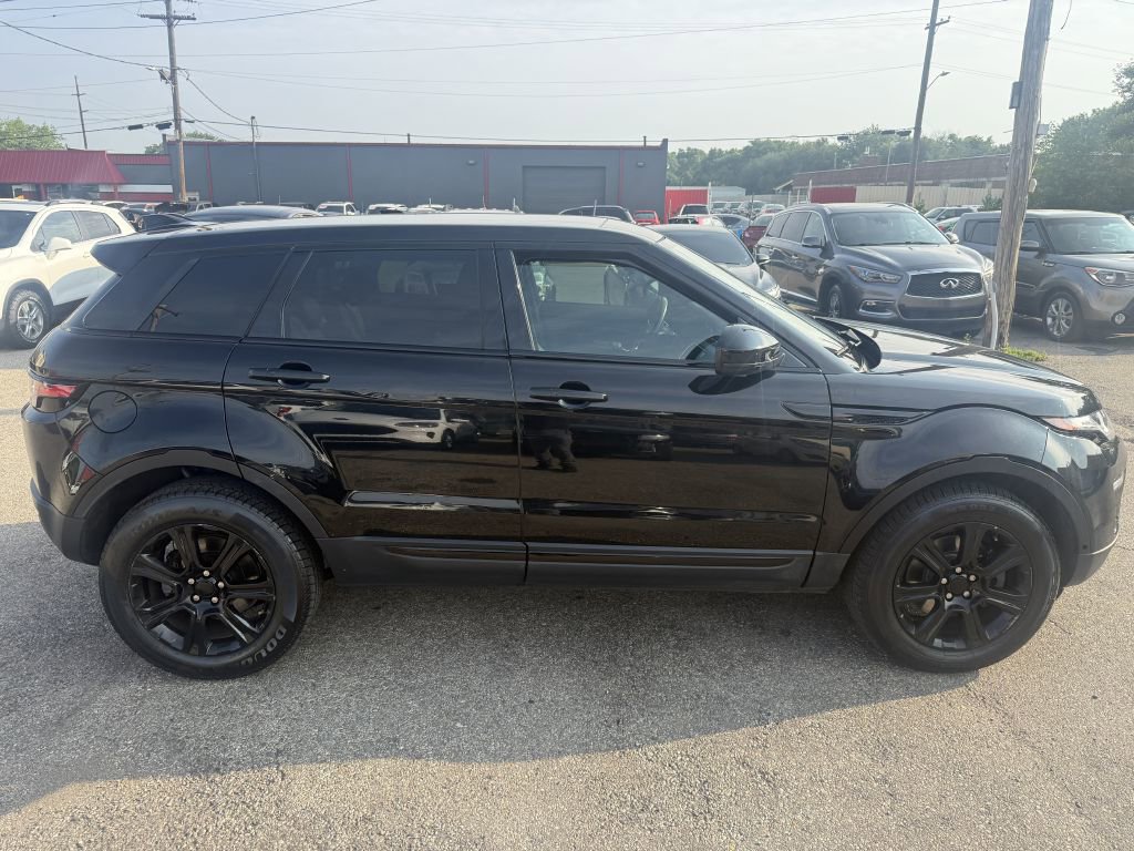 Used 2019 Land Rover Range Rover Evoque SE Premium image 5