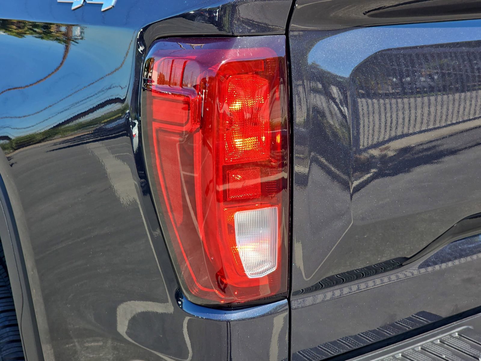 Used 2025 GMC Sierra 1500 Elevation image 35