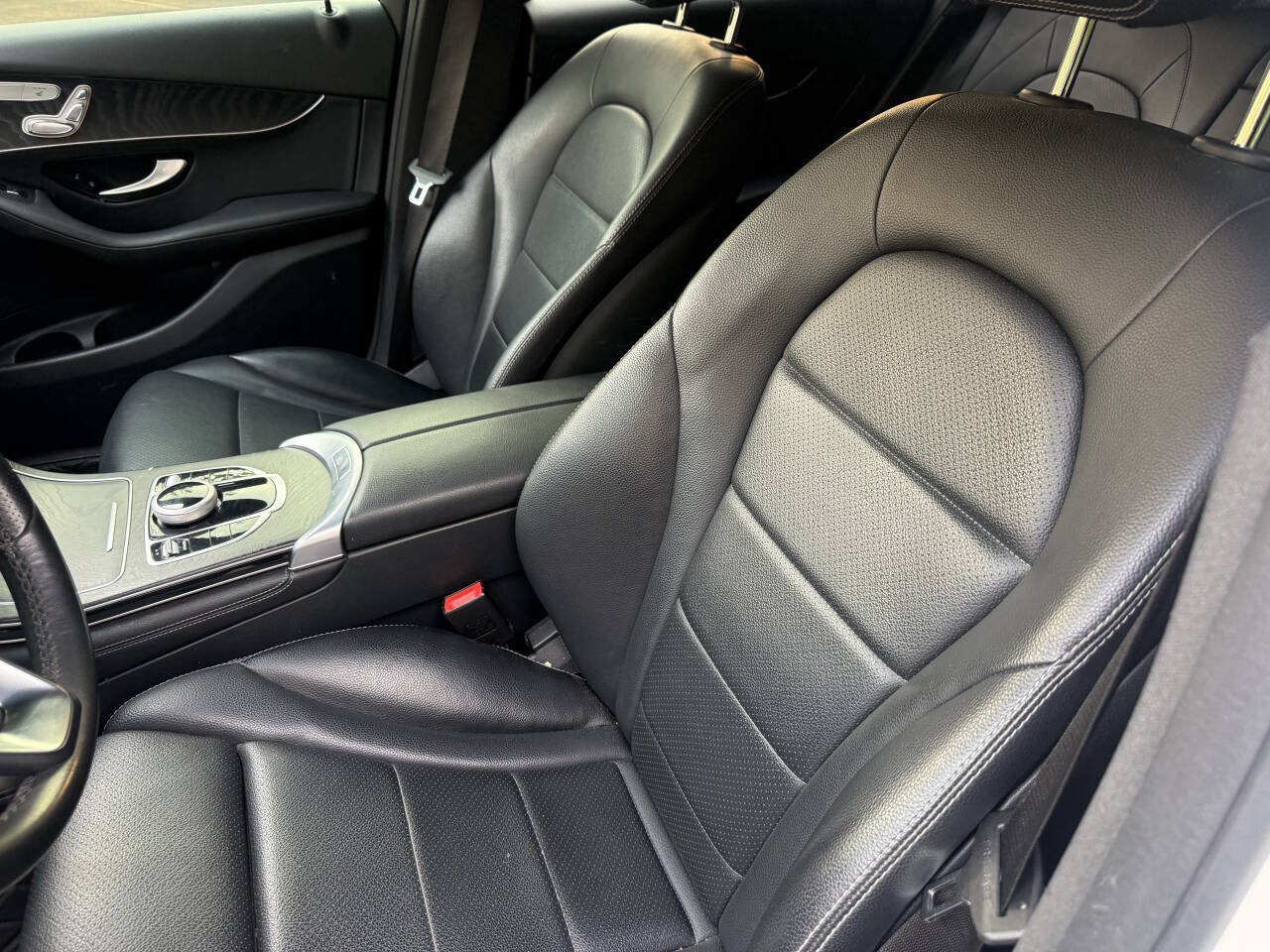 Used 2017 Mercedes-Benz GLC 300 4MATIC w/ Premium 1 Package image 23