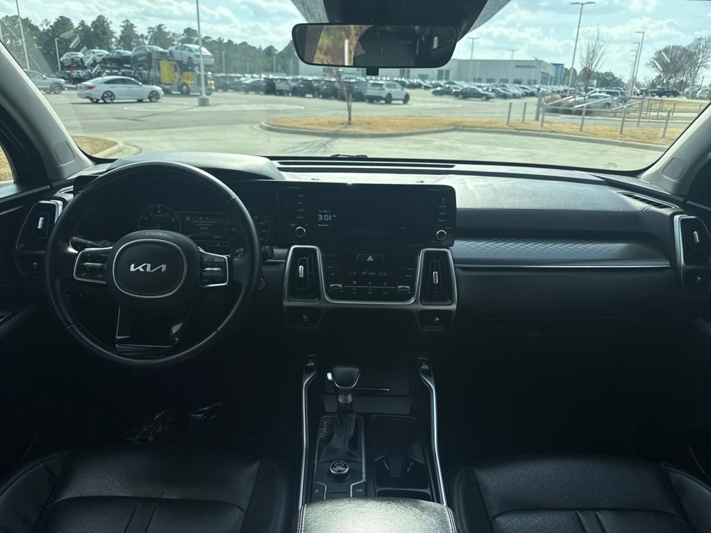 Used 2022 Kia Sorento S image 16