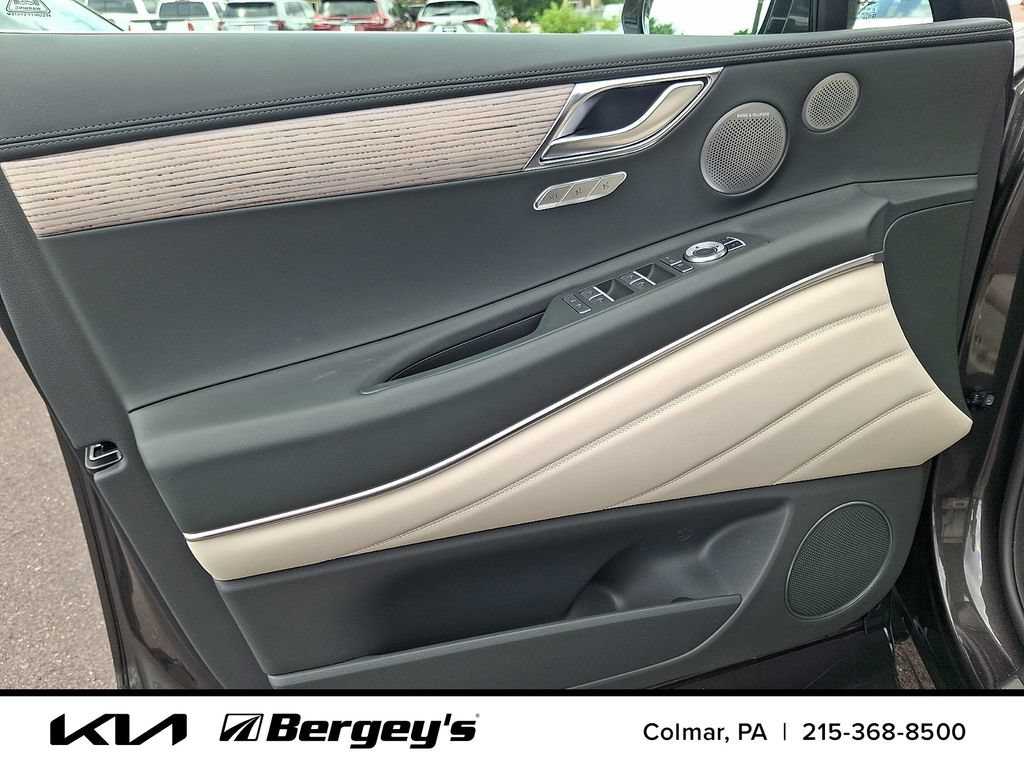 Used 2025 Genesis GV80 2.5T Prestige AWD/4WD image 15