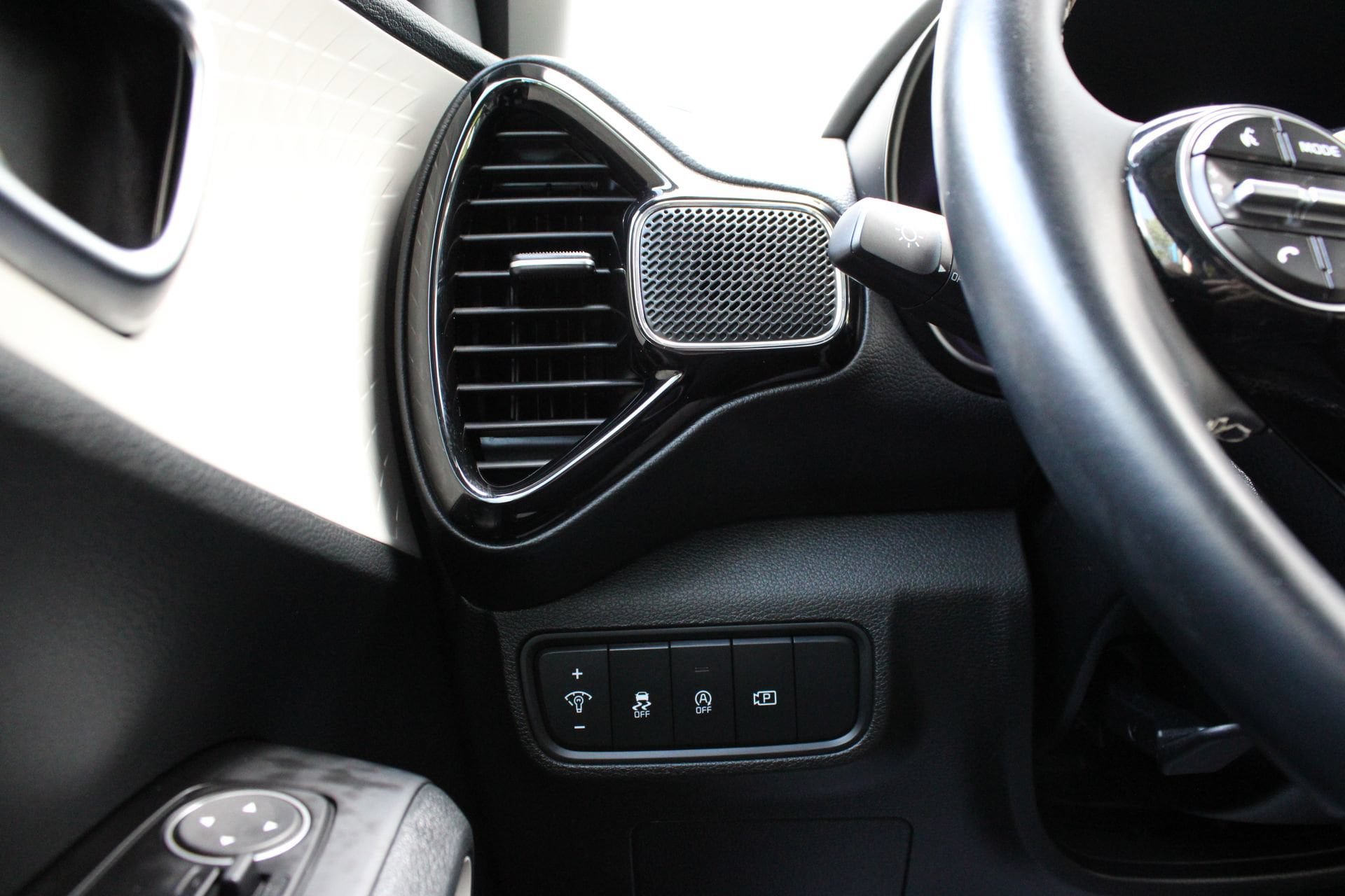 Used 2023 Kia Soul GT-Line FWD image 27