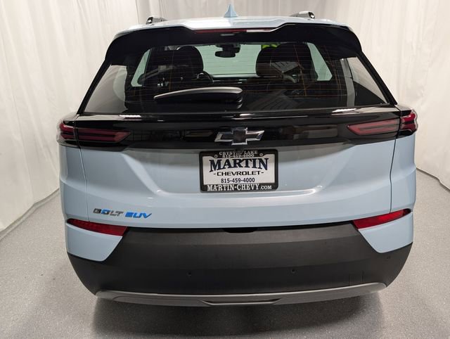 Certified 2023 Chevrolet Bolt EUV LT w/ Comfort Package FWD image 4