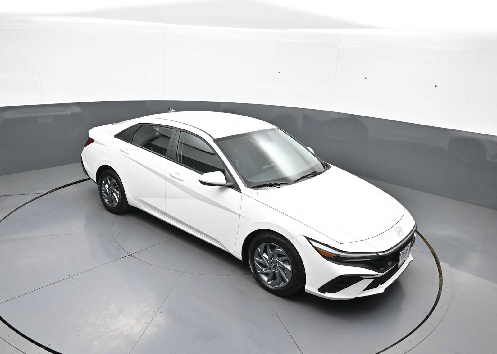 Certified 2024 Hyundai Elantra SEL FWD image 34