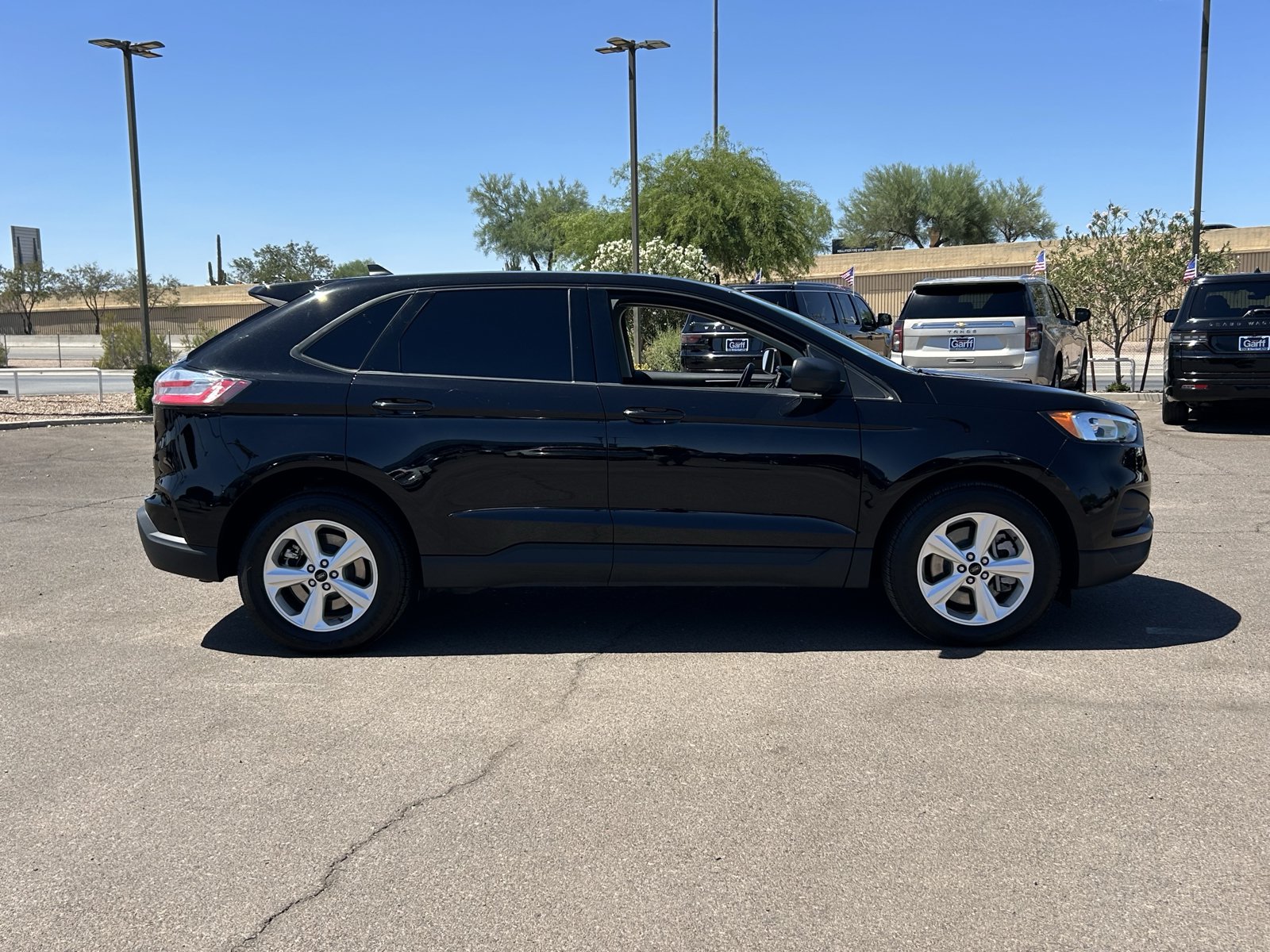 Used 2023 Ford Edge SE AWD/4WD image 6