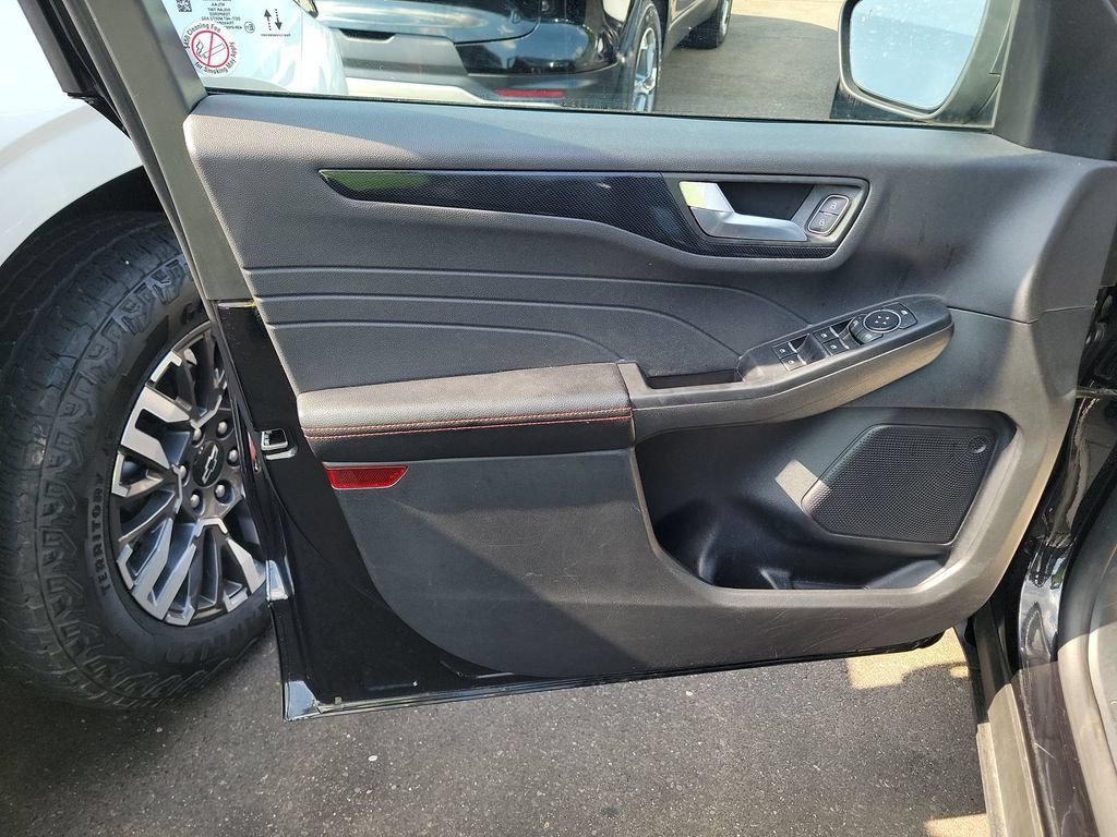 Used 2025 Ford Escape ST-Line FWD image 6