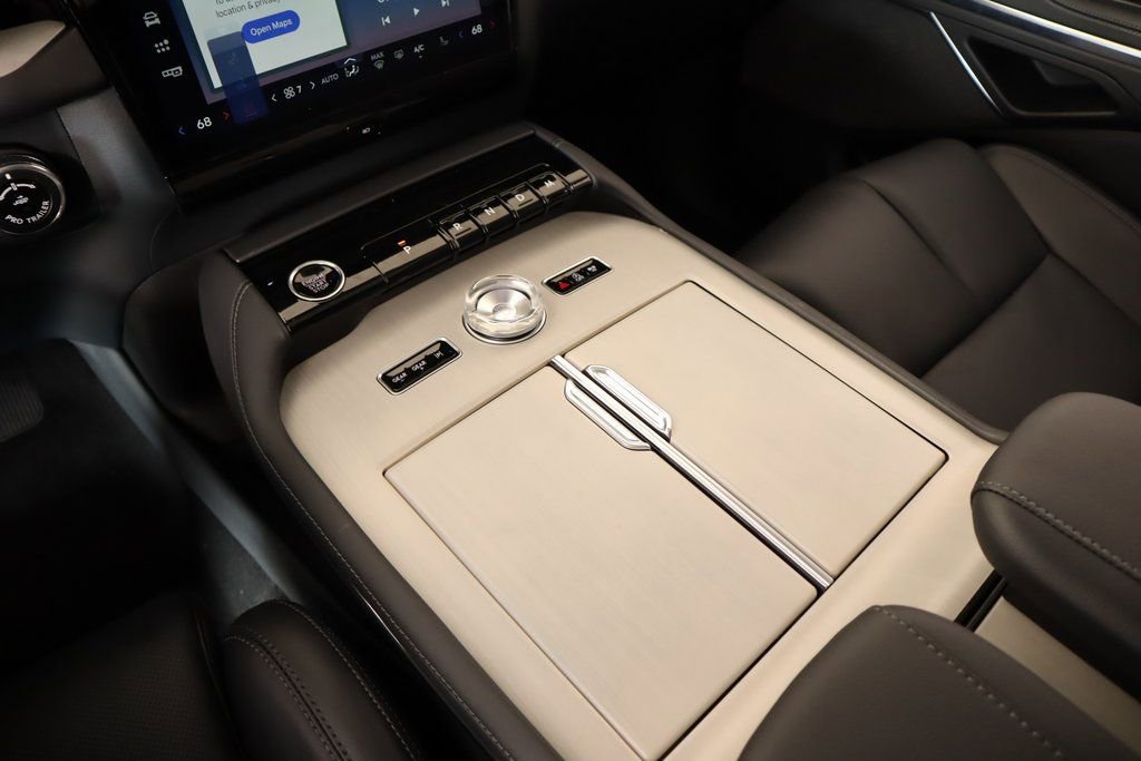 New 2025 Lincoln Navigator Reserve image 8