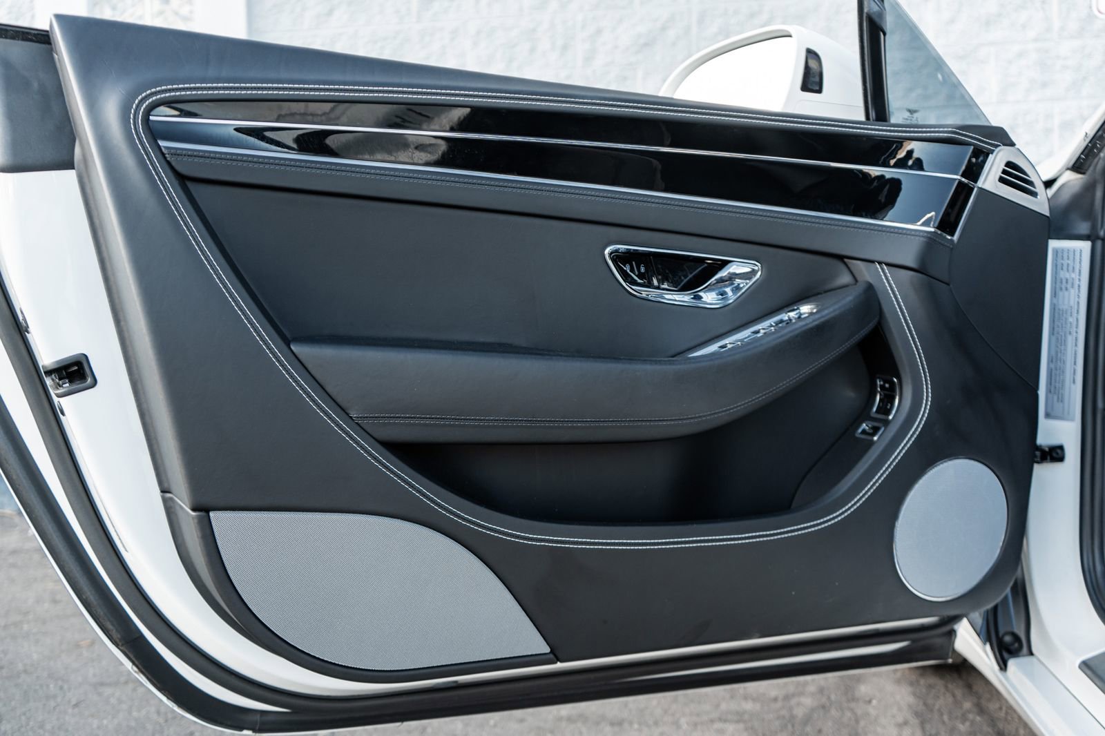 Used 2022 Bentley Continental GT image 22