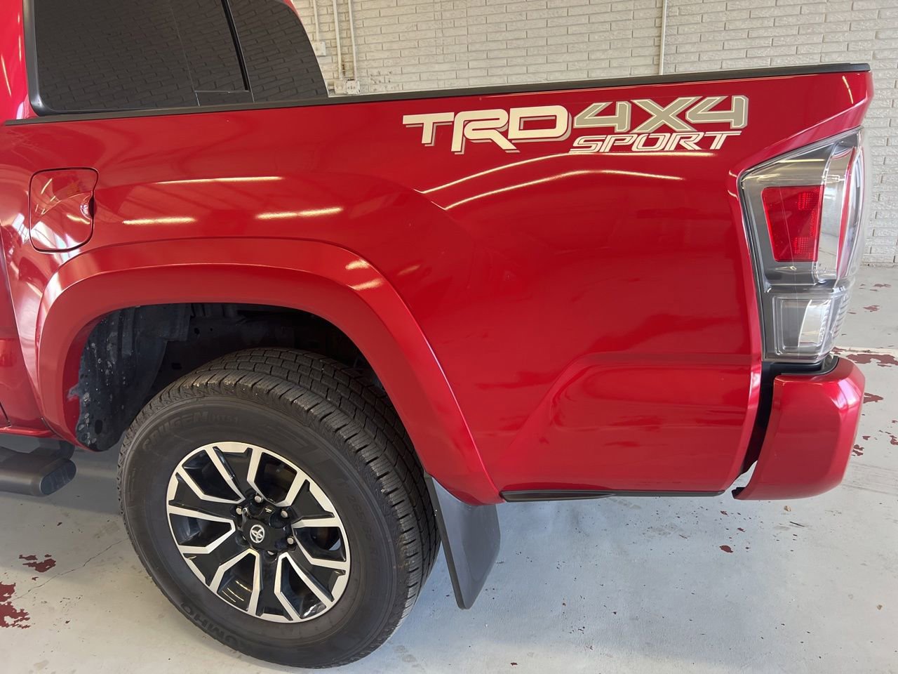 Used 2022 Toyota Tacoma TRD Sport AWD/4WD image 7