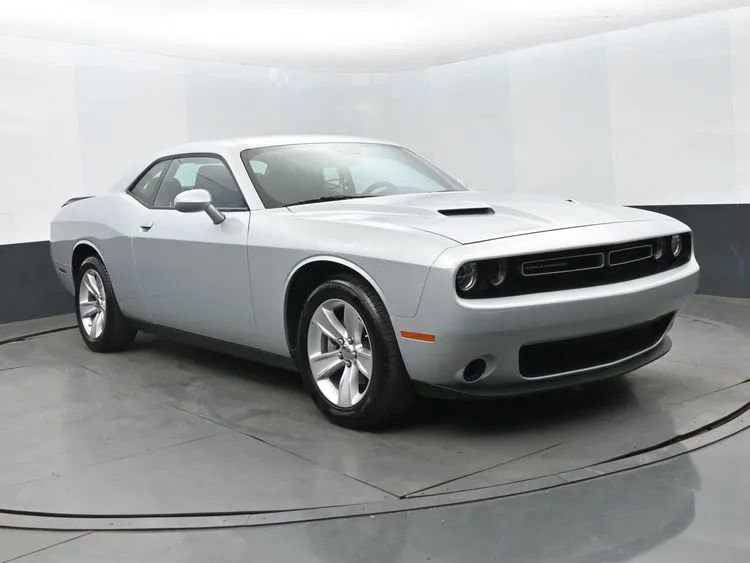 Used 2023 Dodge Challenger SXT RWD image 2