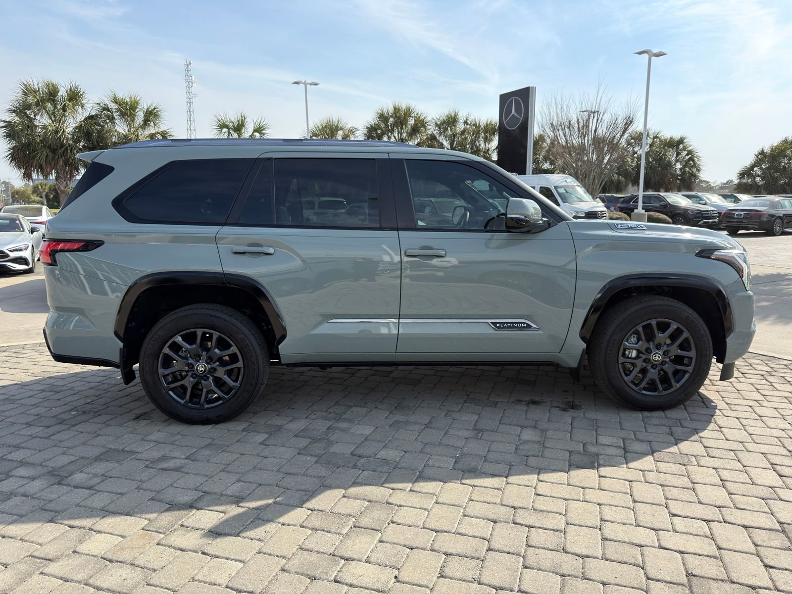 Used 2025 Toyota Sequoia Platinum image 8