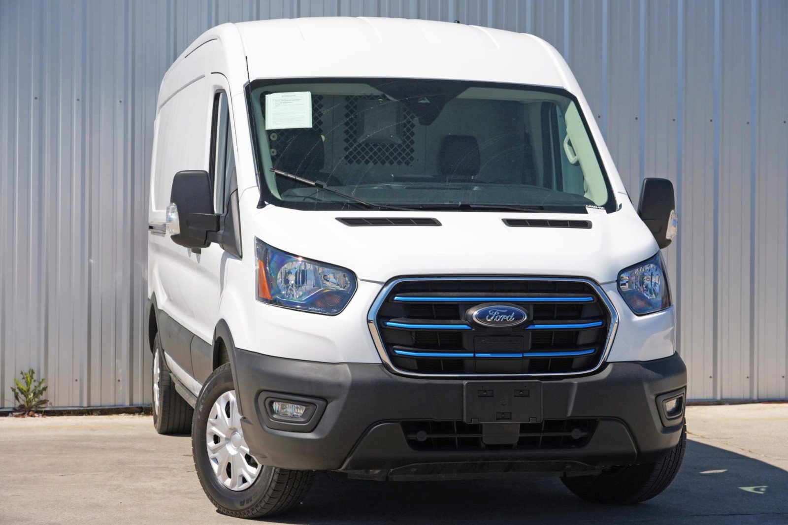 Used 2022 Ford E-Transit Medium Roof w/ Load Area Protection Package image 2