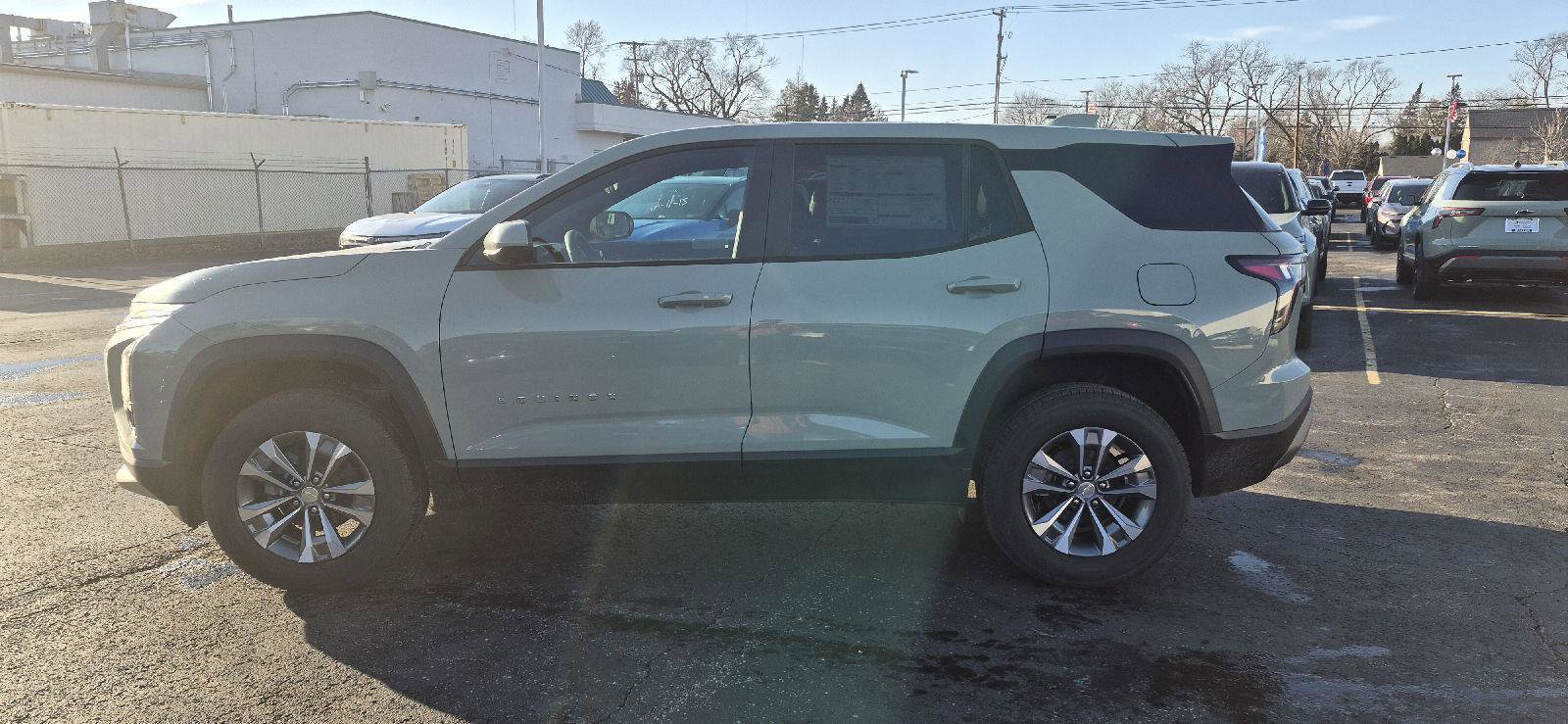 New 2026 Chevrolet Equinox LT w/ Convenience Package II FWD image 9