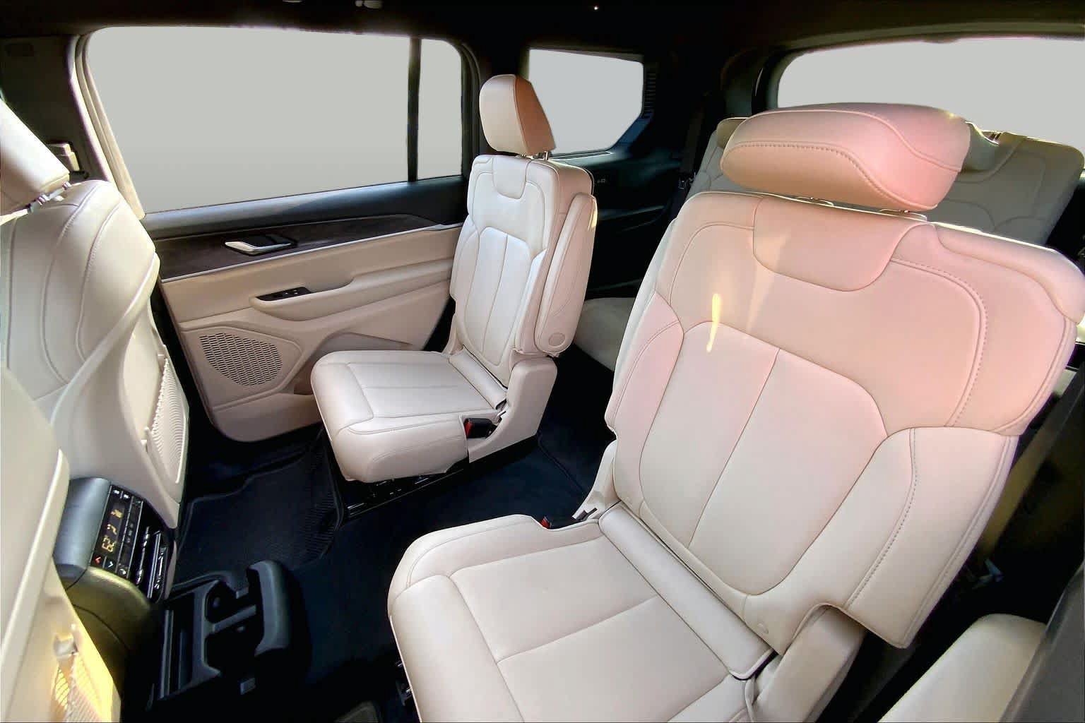 Used 2025 Jeep Grand Cherokee L Limited RWD image 20