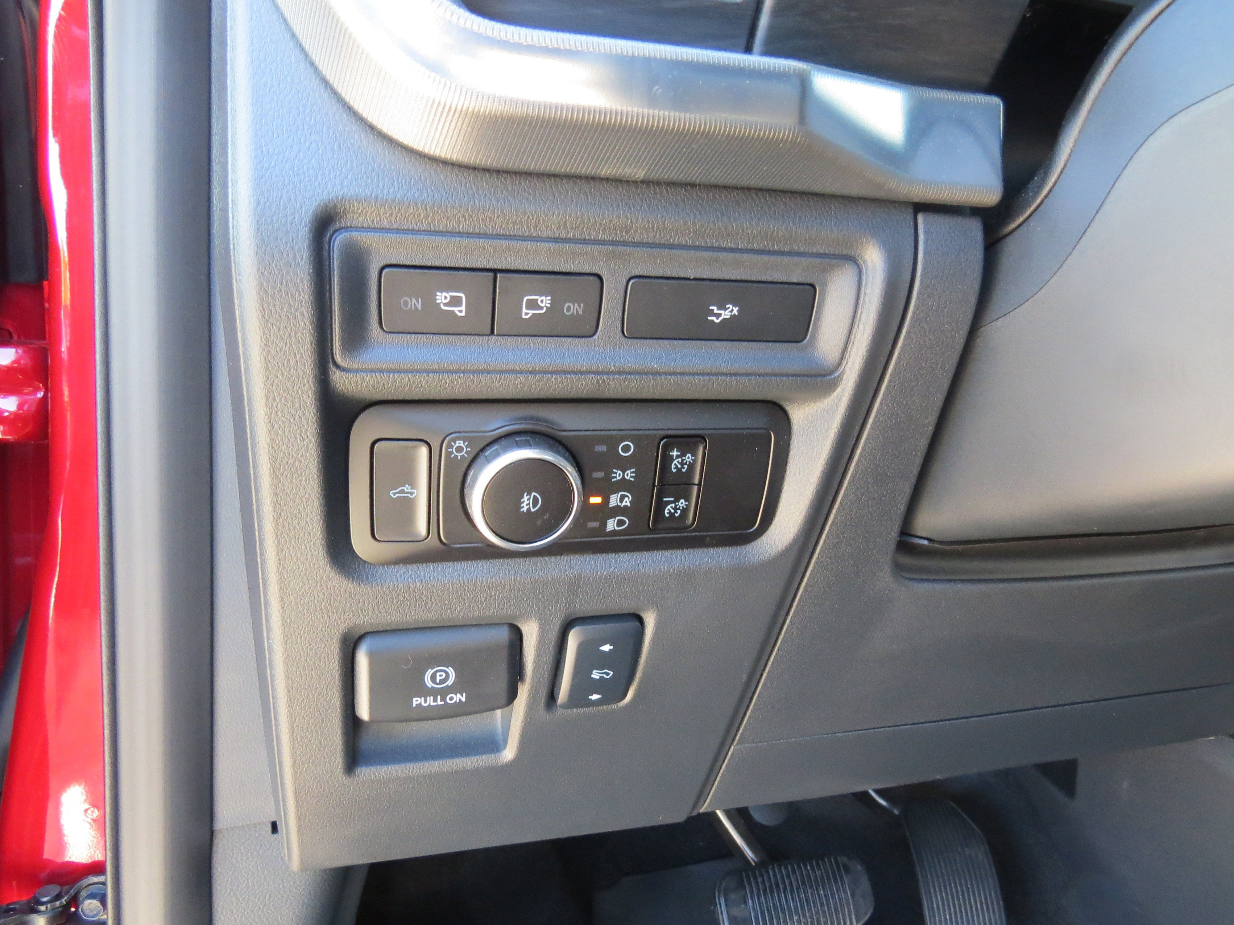 Used 2024 Ford F150 Lariat w/ Tow/Haul Package image 18