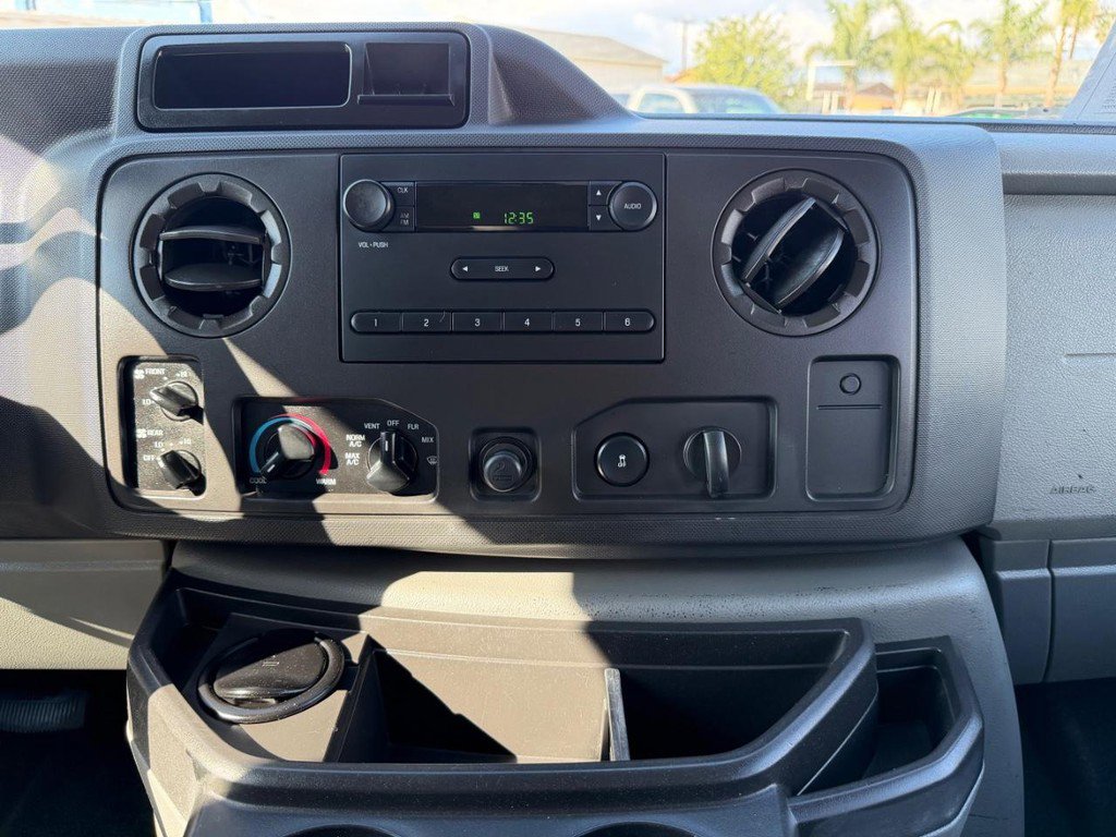 Used 2009 Ford E-350 and Econoline 350 Extended Wagon Super Duty image 25