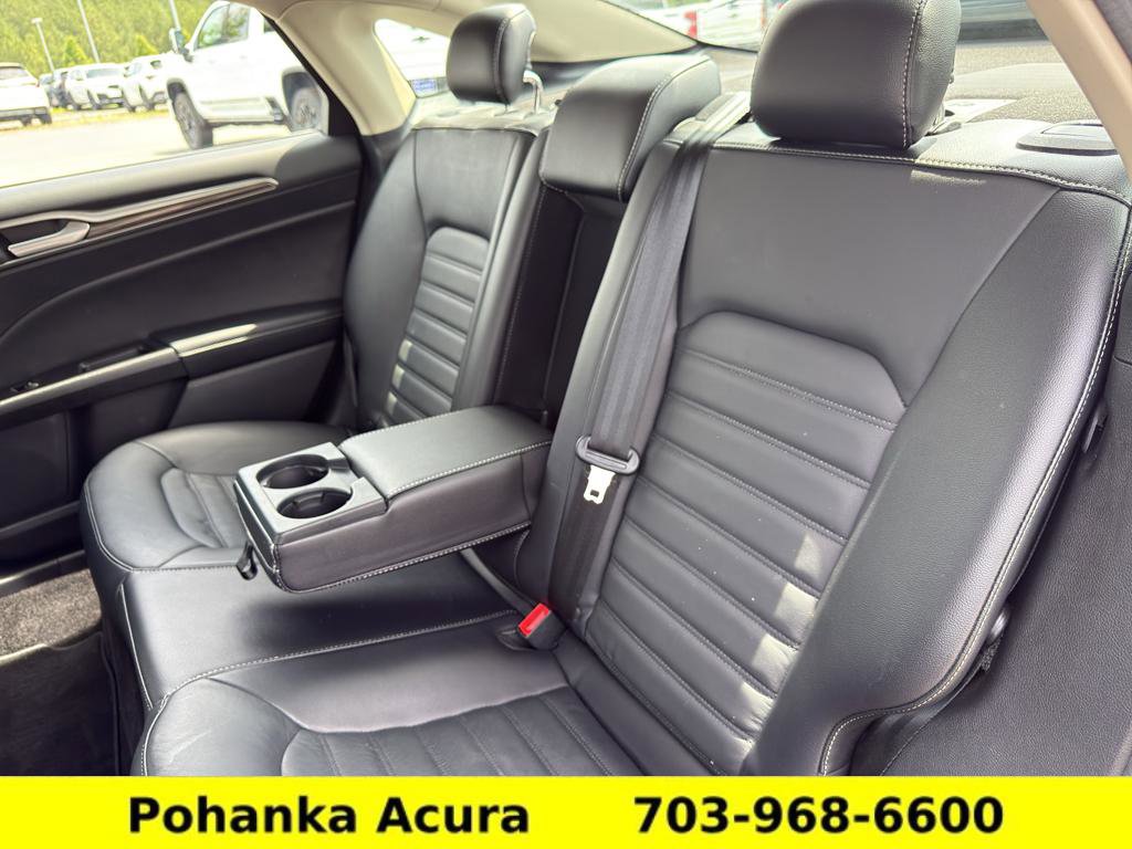 Used 2017 Ford Fusion SE w/ Fusion SE Technology Package FWD image 22