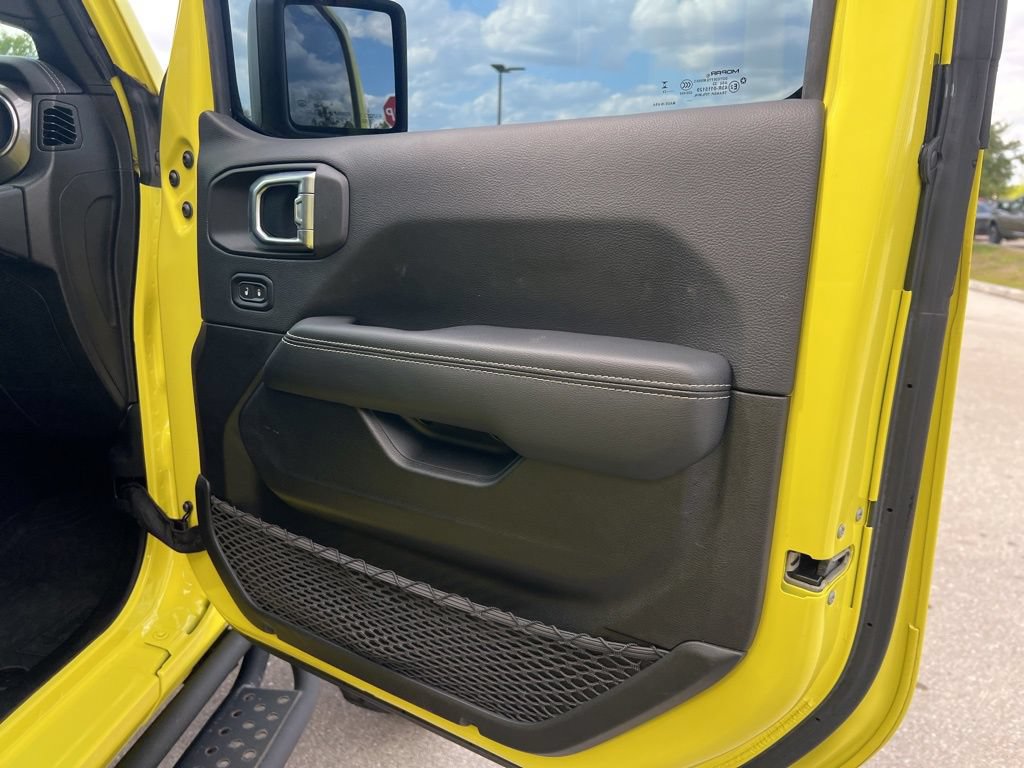 Used 2023 Jeep Wrangler Unlimited Sahara AWD/4WD image 43