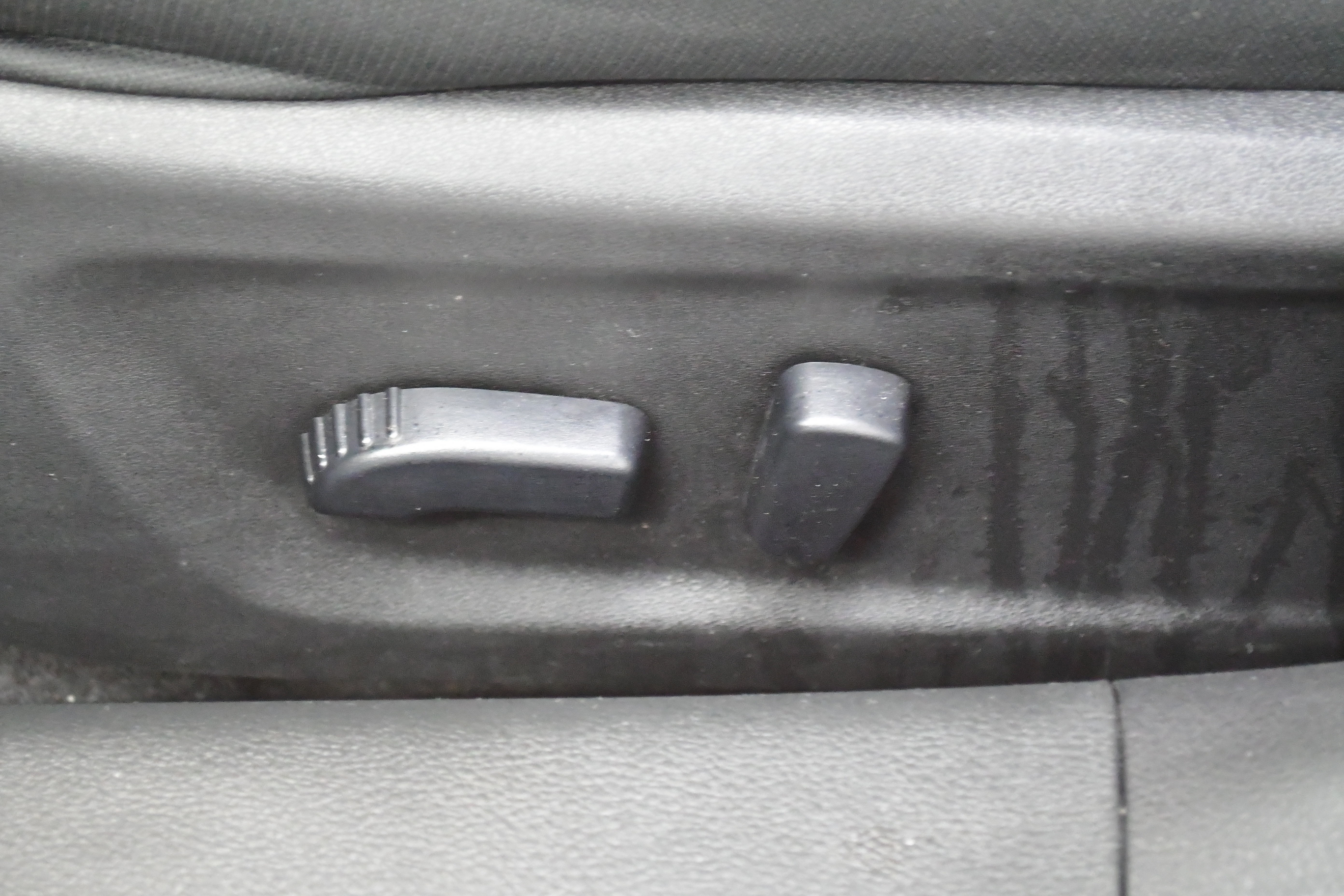 Used 2025 Nissan Altima 2.5 SV FWD image 12