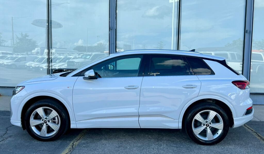 Used 2023 Audi Q4 e-tron Premium AWD/4WD image 2