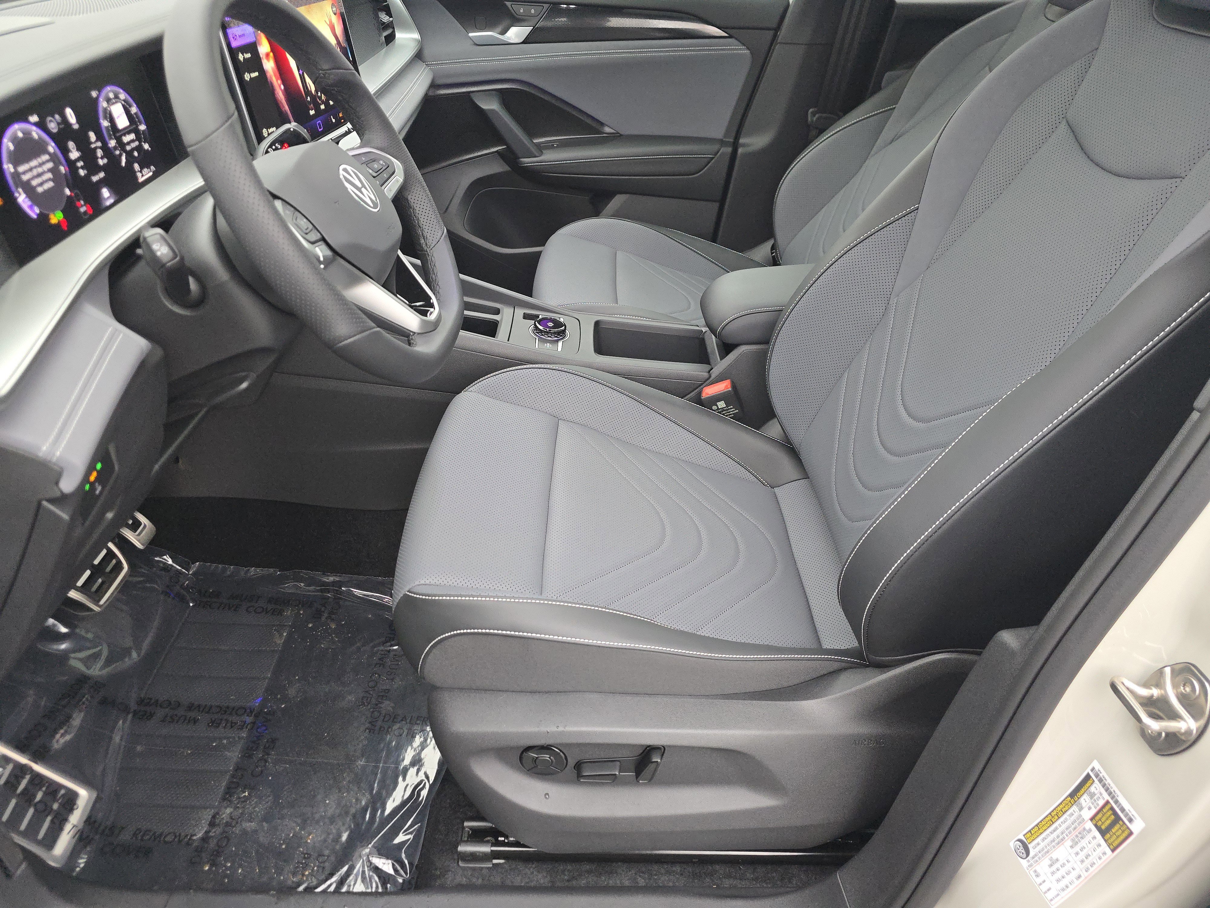 New 2026 Volkswagen Tiguan SE R-Line image 18