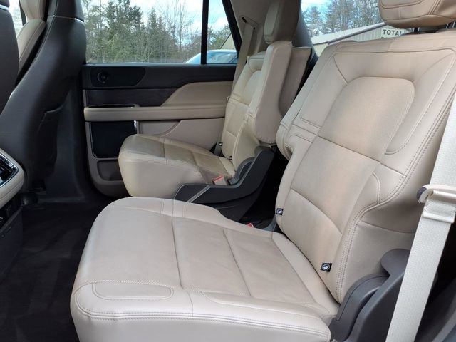 Used 2022 Lincoln Navigator Reserve image 12