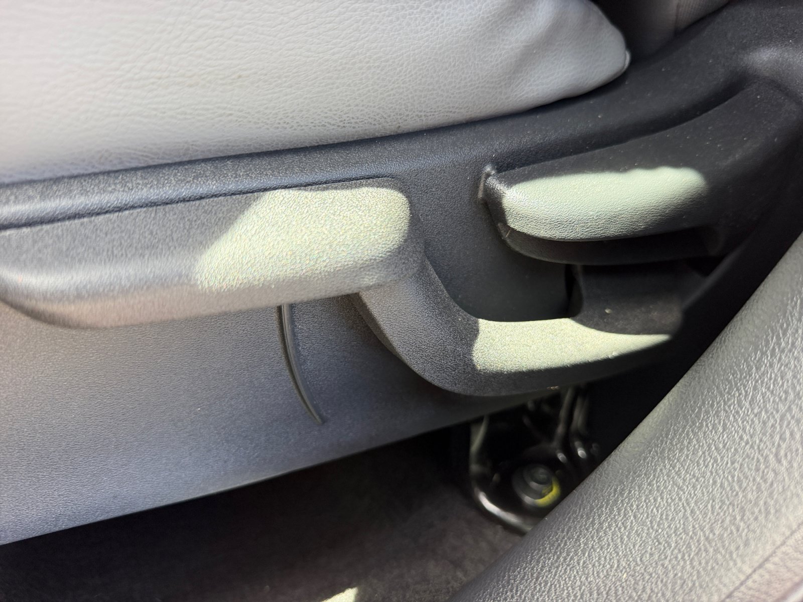 Used 2023 Nissan Kicks SR w/ SR Premium Package FWD image 14