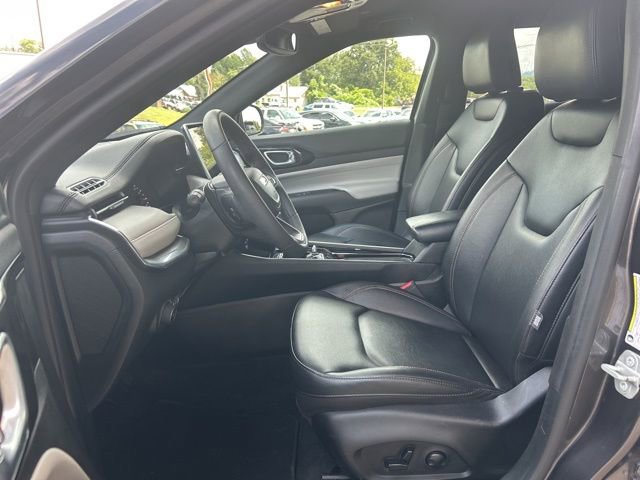 Used 2024 Jeep Compass Limited image 12